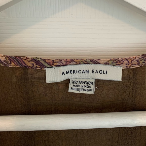 Brown floral AE crop top - Picture 4 of 7